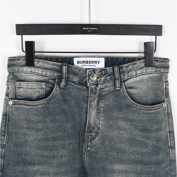 Burberry This denim has a unique, high-end texture.S - Picture 5 of 11